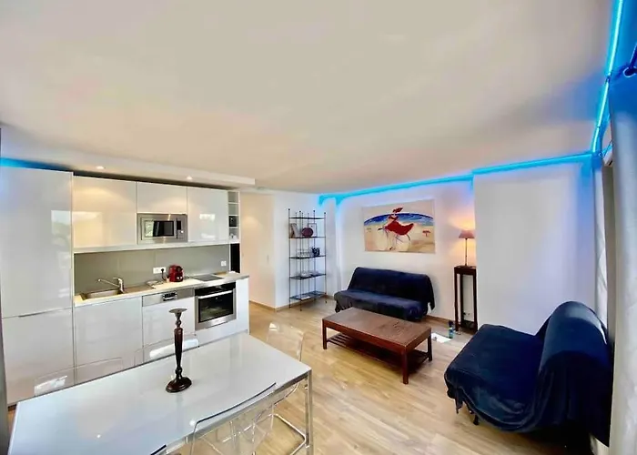 Marinesappartement, La Terrasse Tropezienne 아파트 쎙뜨호뻬